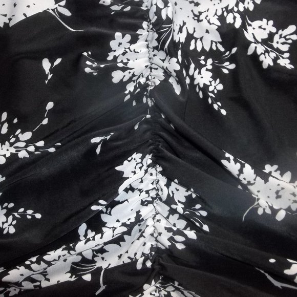 2/$15  Cowl neck sleeveless shirt - Picture 4 of 4